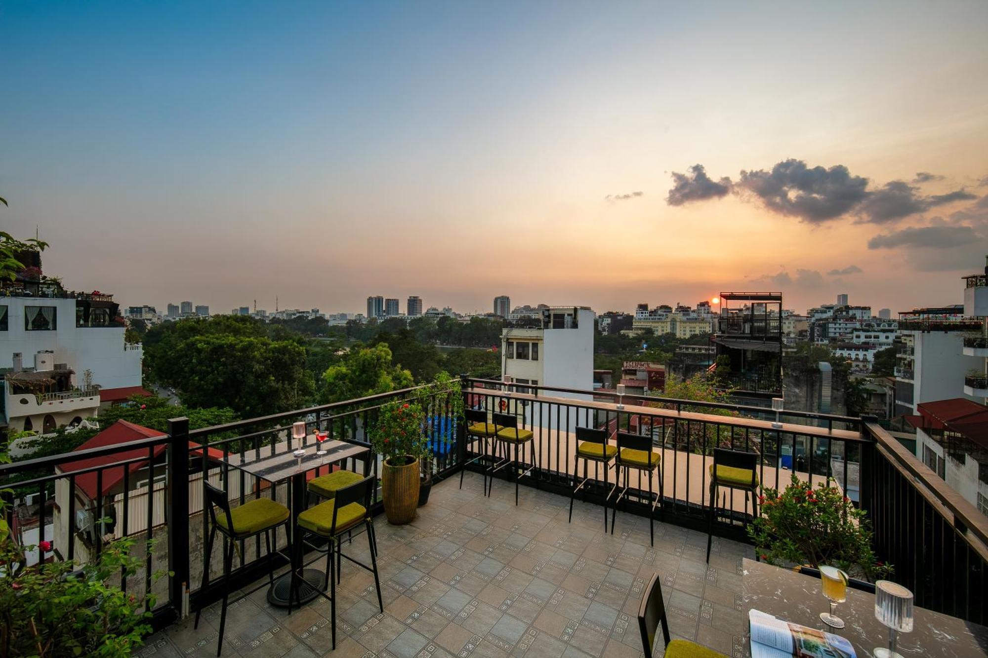 Khách sạn Trang Trang Premium Hà Nội
